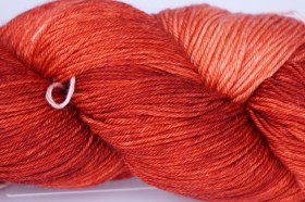 DFY_FingeringMerinoSilkSuperwash_EatingrowanBerries-28