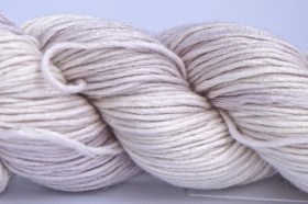 DFY_FingeringSilkCashmere_Moltenblueberryicecream-2